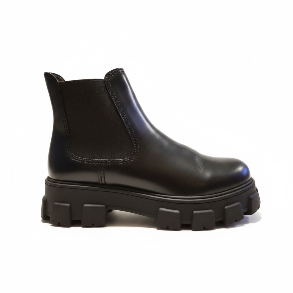 Circus by Sam Edelman Darielle Black Lug Sole Chelsea Ankle Boots Womens 11